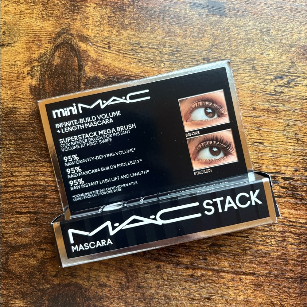 Mini MAC Stack Mascara - Picture 2 of 2
